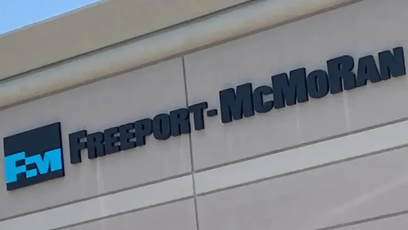 Freeport-McMoRan retrasa reinicio completo de mina Grasberg hasta 2028