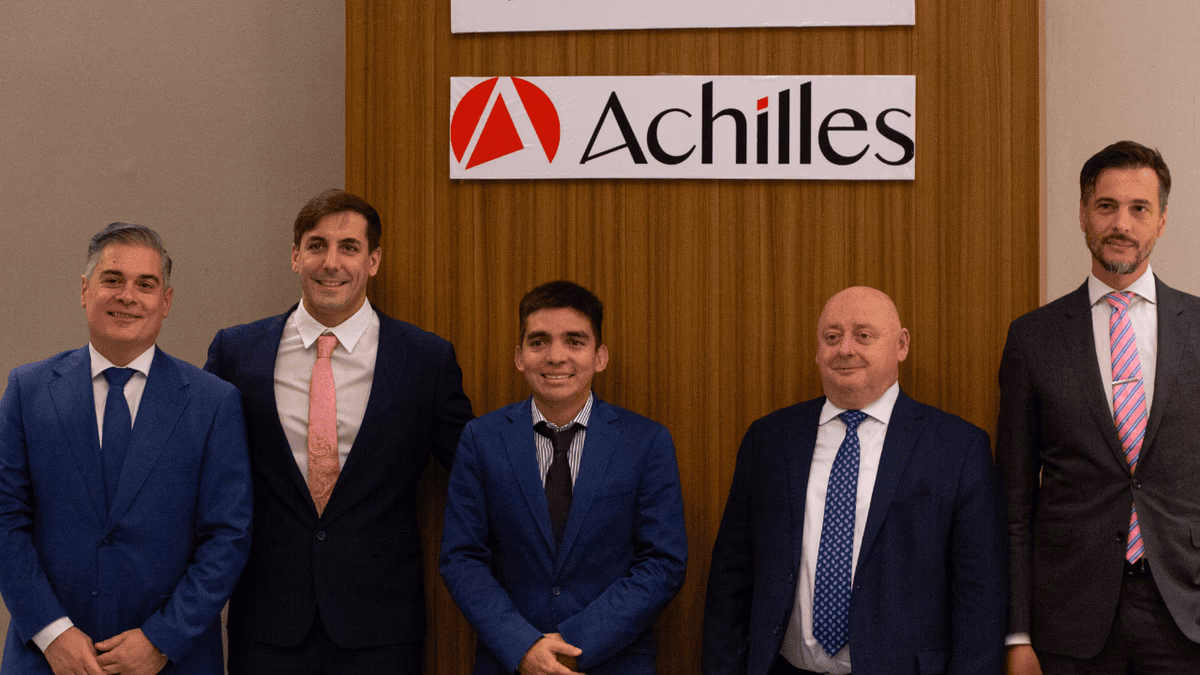 Achilles refuerza su capacidad de IA con la adquisición de InfoControl