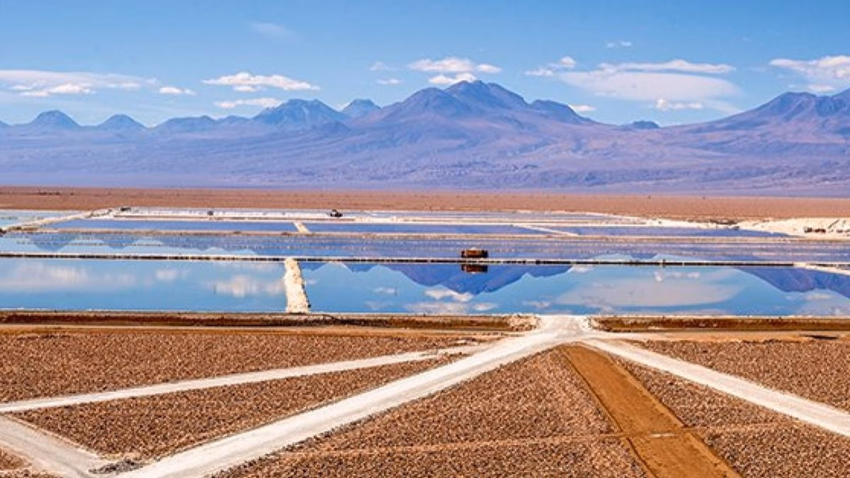Albemarle y SQM suben aportes al Fisco por litio y entregan US$ 3.100 millones a septiembre de este año