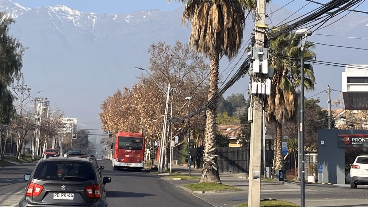 Alerta Ambiental en Santiago este 18 de julio: prohíben uso de leña y aplican restricción a más de 150 mil vehículos