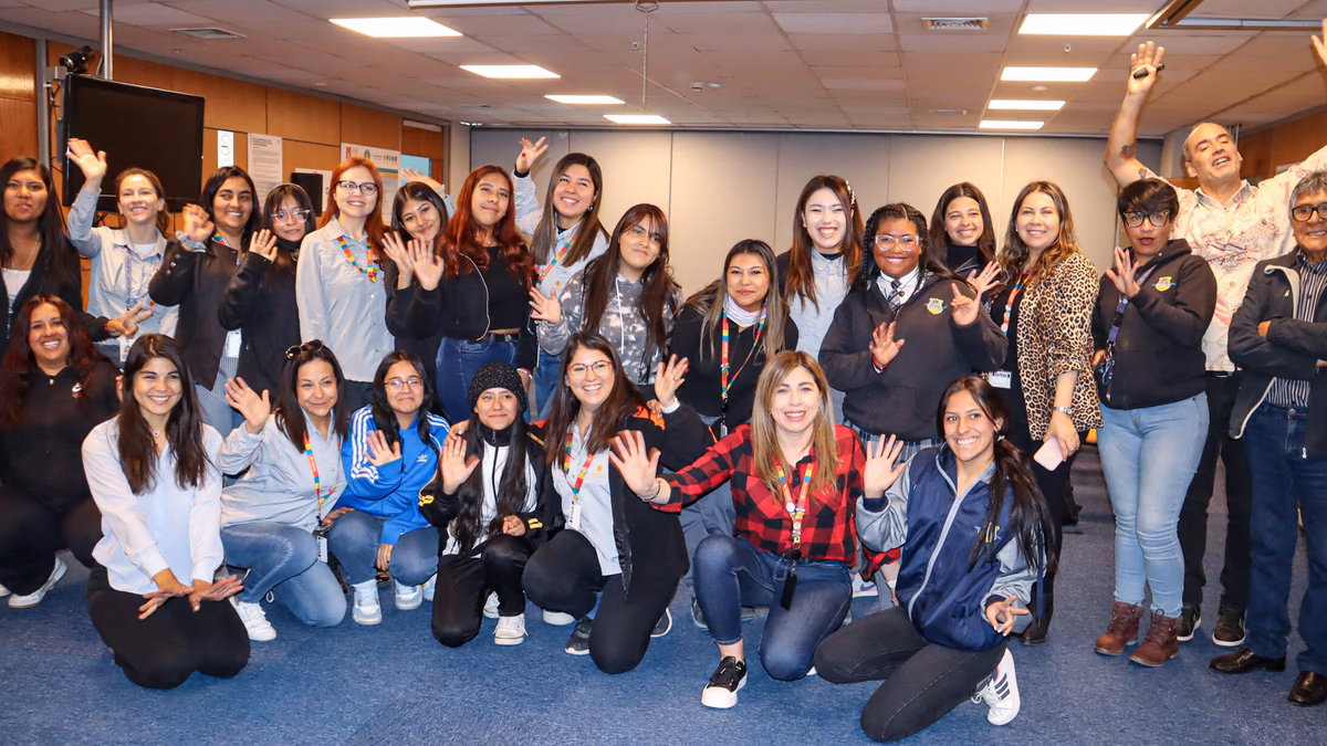 Alumnas de la Escuela de Mujeres Líderes de Codelco comparten su experiencia