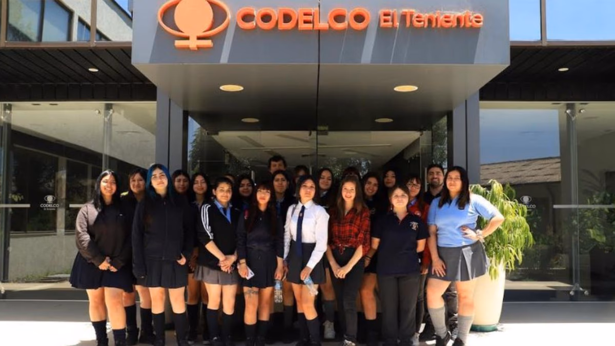 Alumnas de liceos técnicos de O’Higgins participan en programa de minería de El Teniente