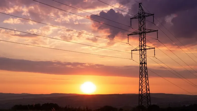 Amplían plazo para postulación de proyectos de transmisión eléctrica hasta 2026