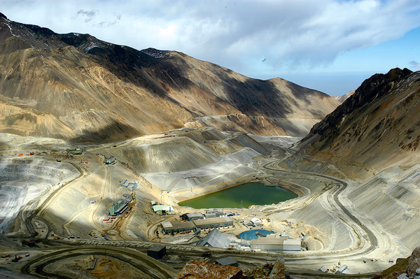 Anglo American niega denuncia por extracción de agua no autorizada y asegura que recursos no corresponden a uso humano
