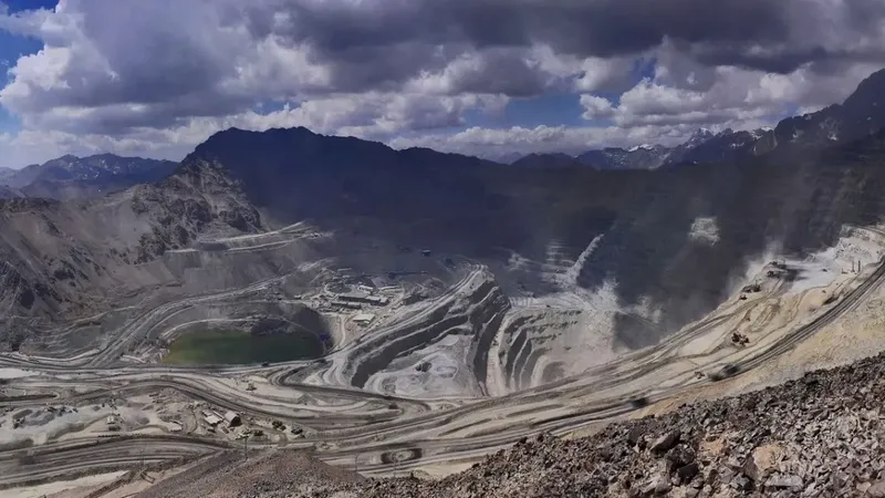Anglo American recertifica sus tres operaciones en Chile con el sello internacional The Copper Mark