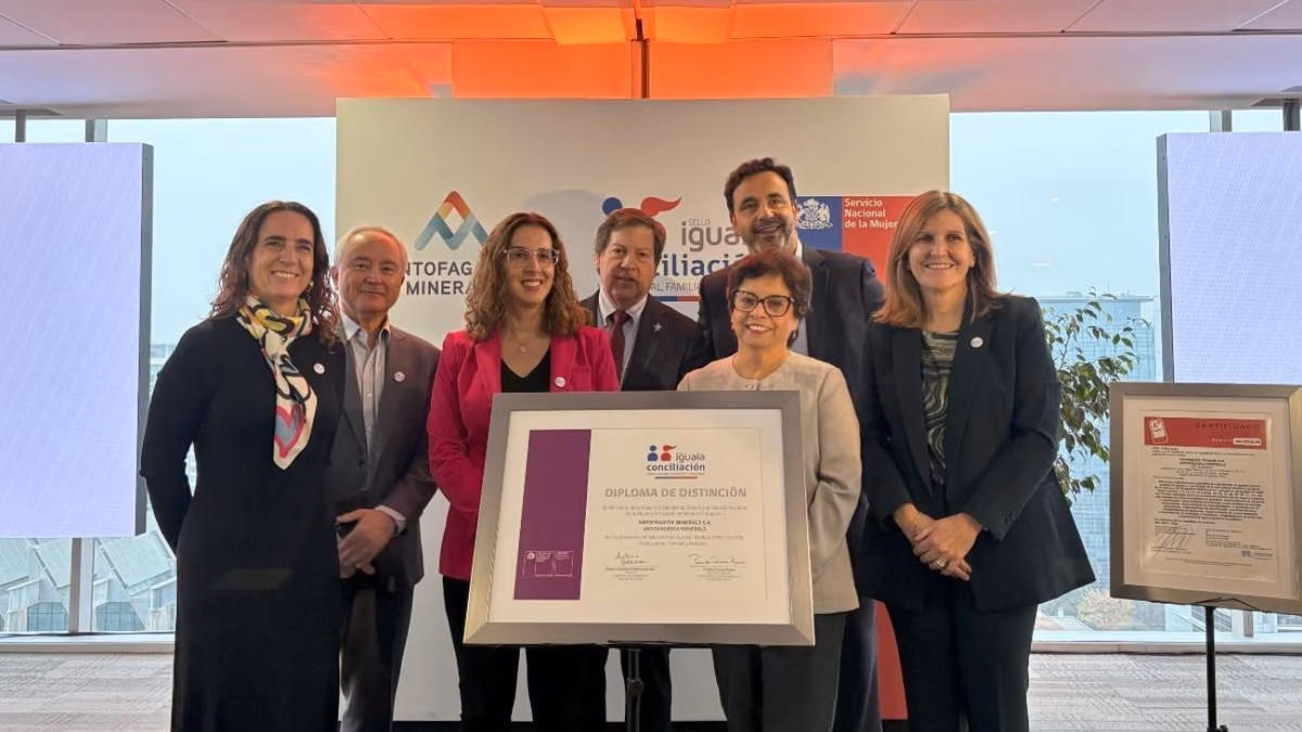 Antofagasta Minerals Impulsa la Inclusión Femenina en Minería con el Reconocimiento del Sello Iguala Conciliación
