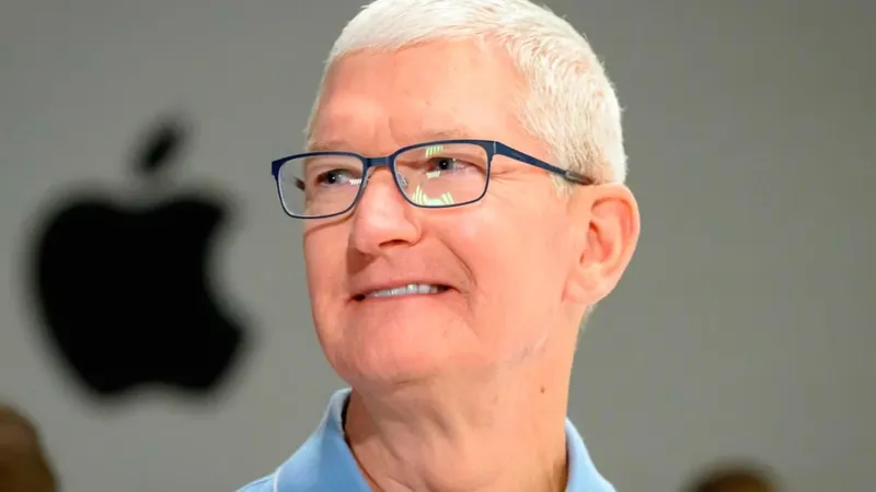 Apple anuncia Tim Cook dejará de ser CEO en 2026
