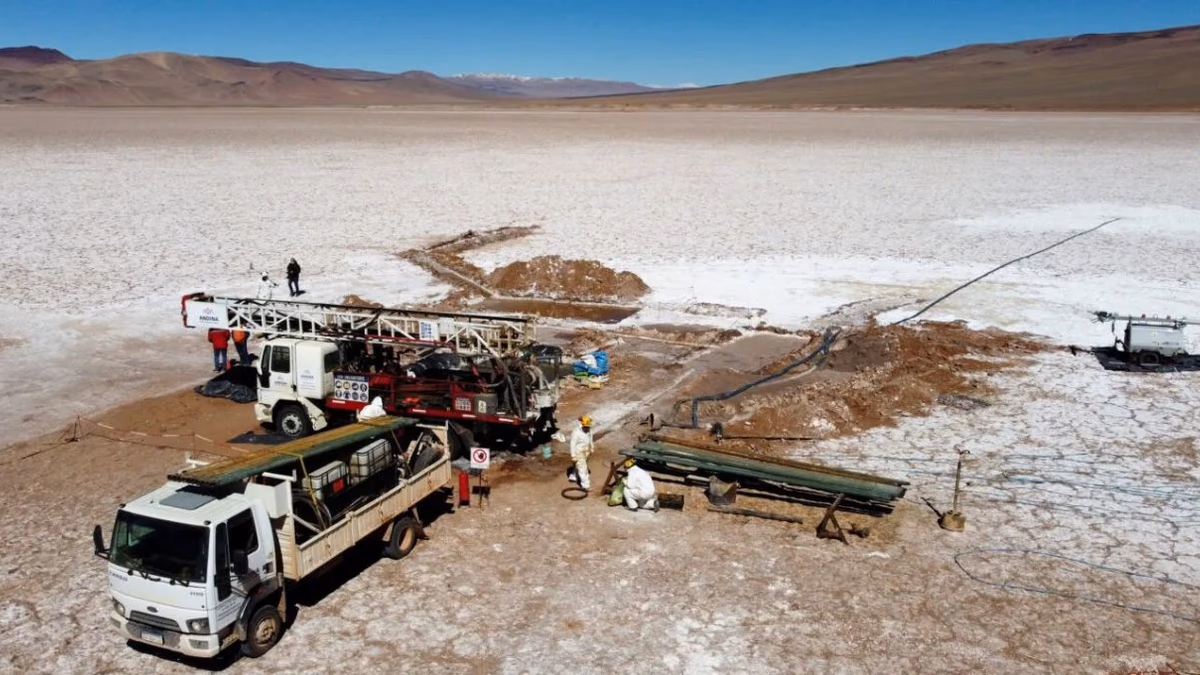 Argentina Lithium Amplía Proyectos en Salar: Rincón Oeste y Antofalla Norte