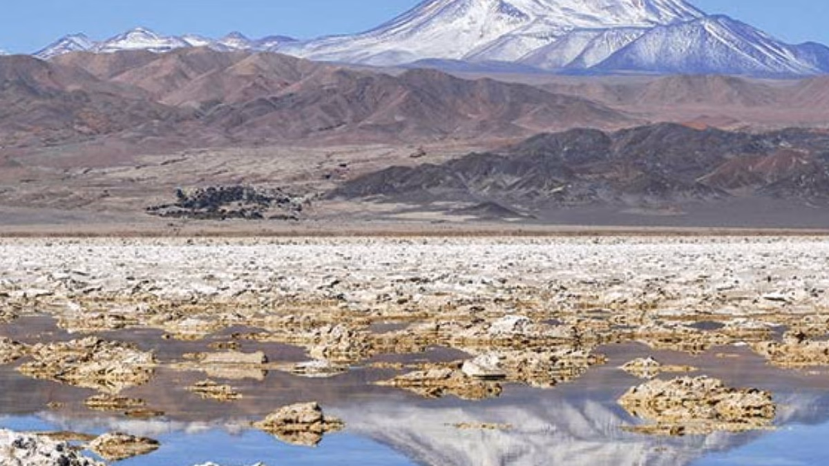 Atacameños rechazan ingreso de Codelco al negocio del litio en el Salar de Atacama y complican acuerdo con SQM