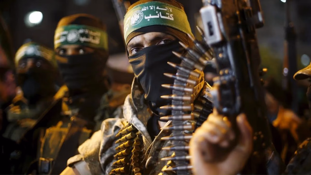 Ataque de Hamas Vuelve a Colocar a los Palestinos en el Centro de Medio Oriente