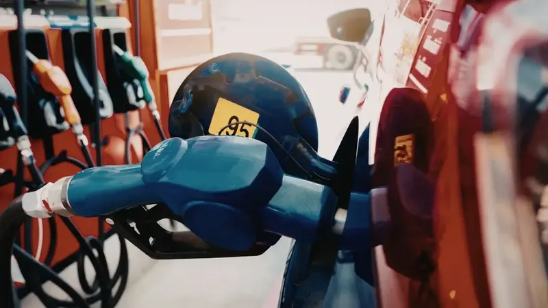 Australia rebajó por tres meses el impuesto a los combustibles y activó un plan nacional ante la crisis petrolera