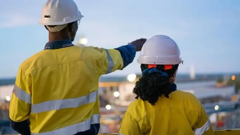 Barrick redefine estrategia: prepara escisión y retoma adquisiciones para elevar su valorización