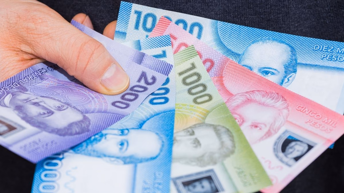 Beneficio de $73 mil automático para mayores de 24 años en Chile