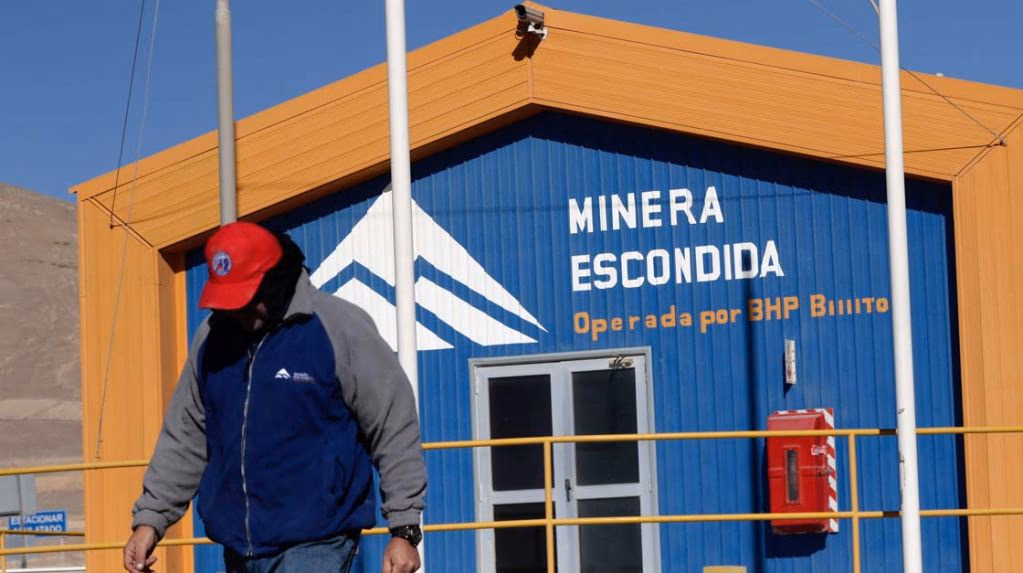 BHP reporta baja en producción de Escondida y alerta que entorno operativo de sus activos en Chile será más desafiante este trimestre