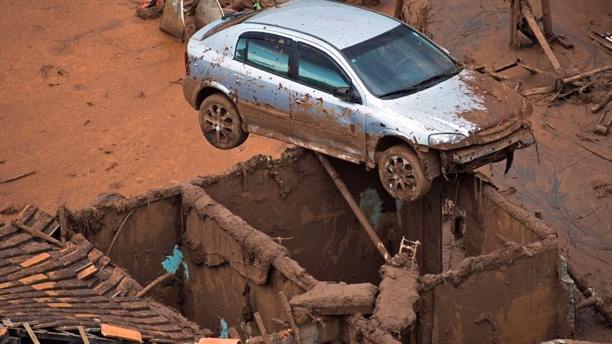 BHP Revisará Cargos de $9.7 mil millones por Desastre de Represa en Brasil