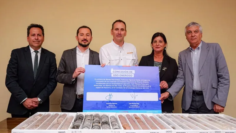 Bienes Nacionales entrega concesión clave a Enami para destrabar el proyecto Salares Altoandinos