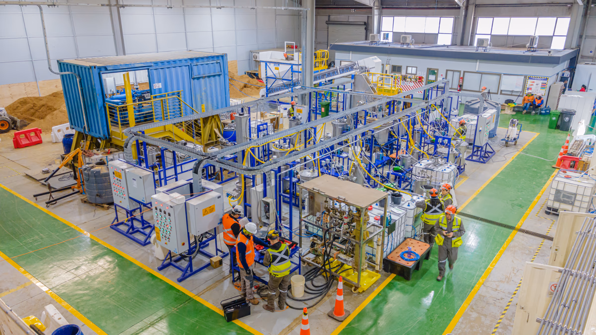 “Biobío podría producir tierras raras limpias ante la creciente demanda mundial por estos minerales esenciales para la electromovilidad”