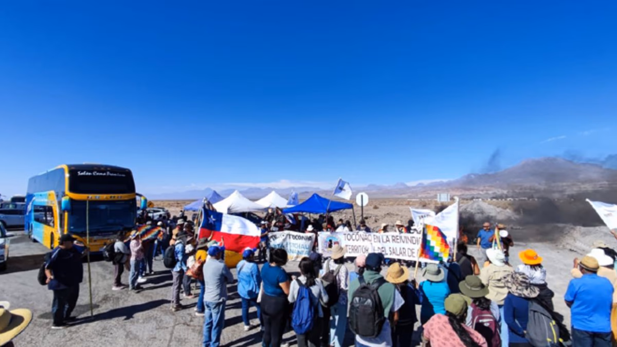 Bloqueo en Salar de Atacama: Expertos advierten daño reputacional y a producción de litio de prolongarse la toma