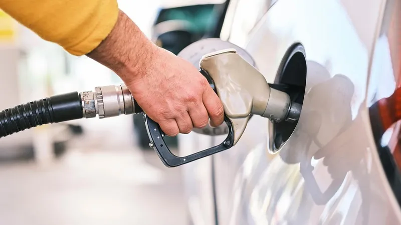 Bono de $100.000 por combustibles: quiénes lo reciben y cómo solicitarlo