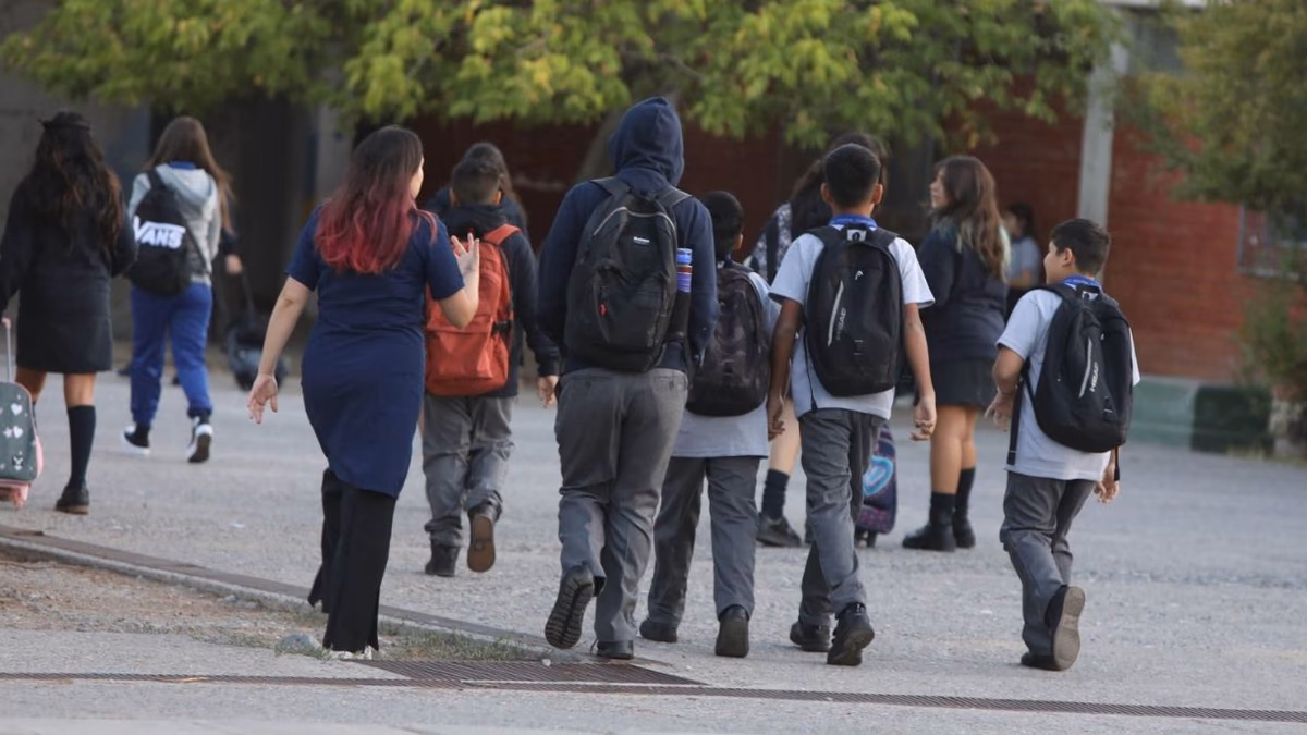 Bono por Deber Asistencia Escolar: ¿Quiénes lo reciben y cómo se paga?