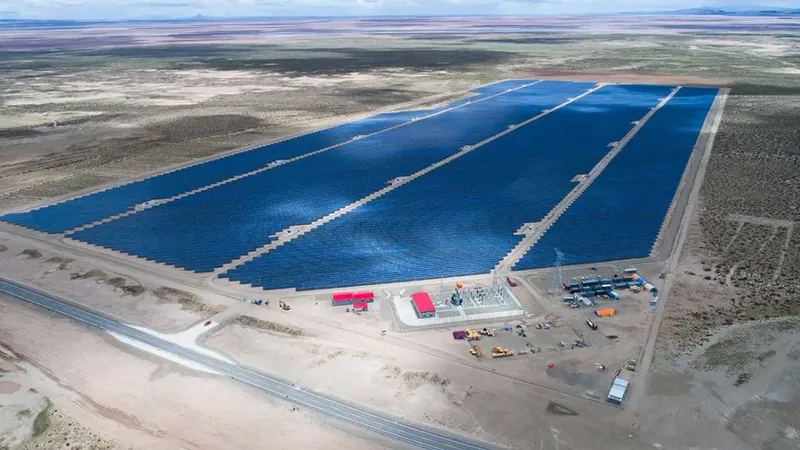 CAF y Bolivia avanzan con dos contratos en el sur: planta solar “más grande” y tratamiento de aguas, bajo una agenda de US$3.100 millones al 2030