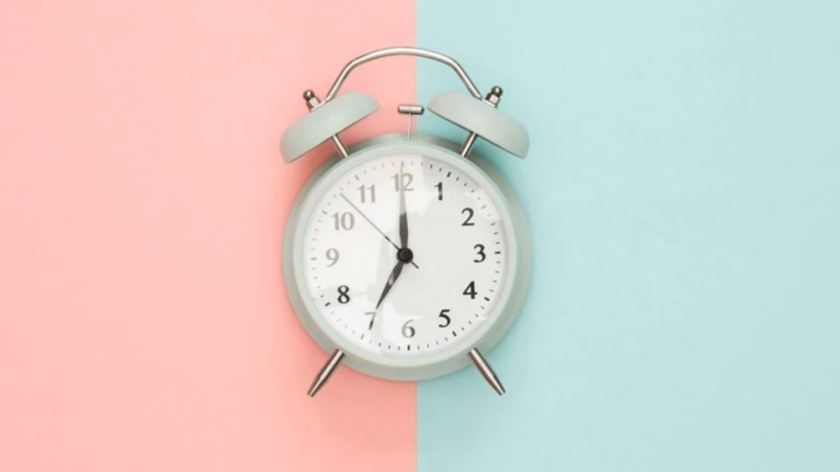 Cambio de hora en Chile: ¿se atrasa o se adelanta el reloj este sábado 5 de abril?