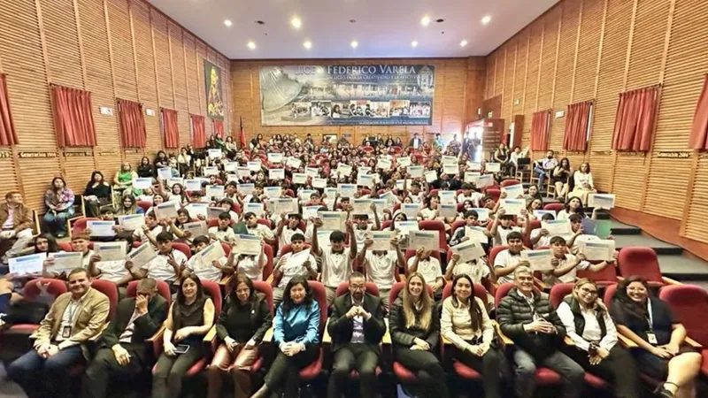 Capstone Copper impulsa la educación técnico-profesional en Chañaral con certificación de 95 estudiantes del Liceo Federico Varela