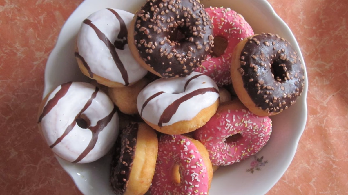 Celebra el Día de la Dona este 6 de junio con ofertas irresistibles en Dunkin’, Krispy Kreme y Dulcentorno