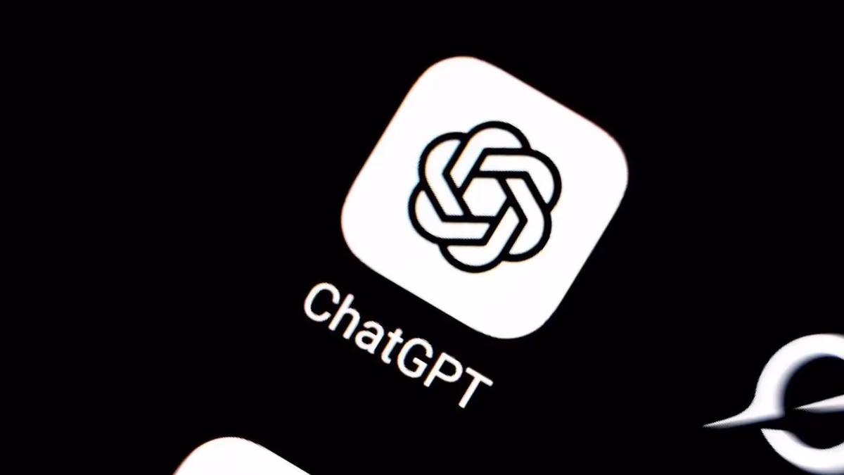 ChatGPT retoma un crecimiento mensual sobre 10% y supera 800 millones de usuarios: el “modelo actualizado” que OpenAI alista esta semana