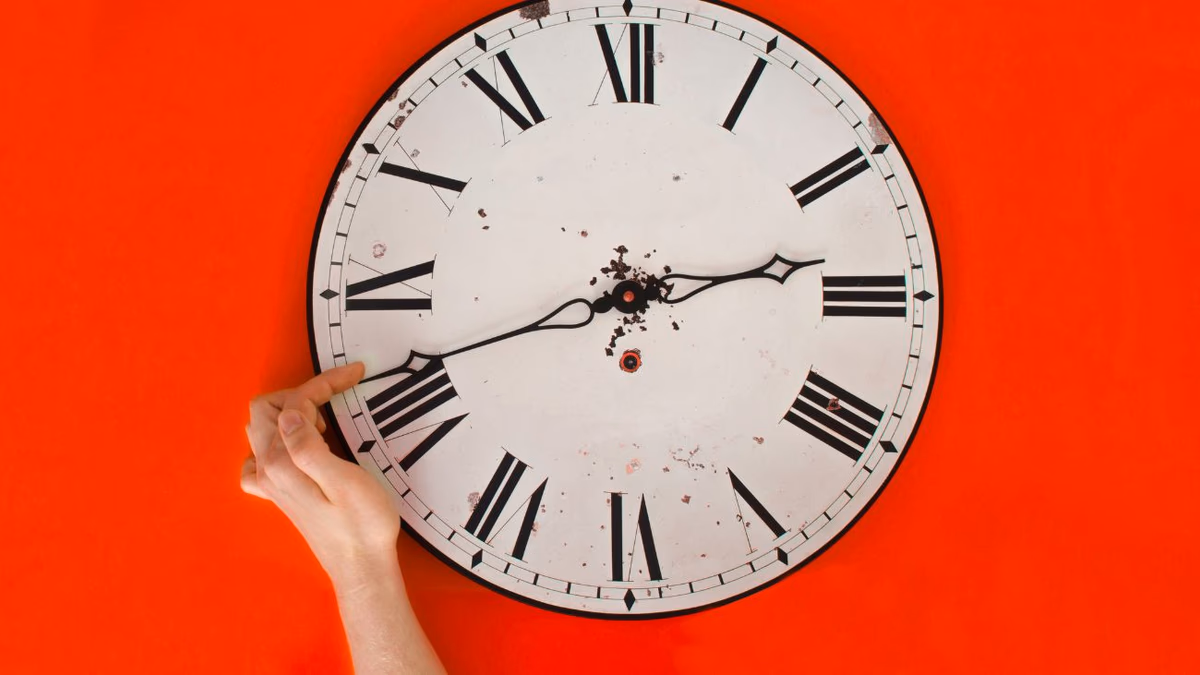 Chile Ajusta los Relojes: Todo sobre el Cambio del Horario de Verano al de Invierno el 5 de Abril