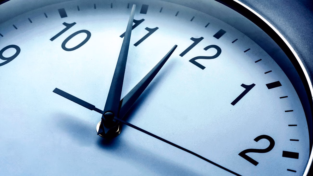 Chile Ajusta su Reloj este Sábado: Todo sobre el Nuevo Cambio de Hora y sus Excepciones Regionales