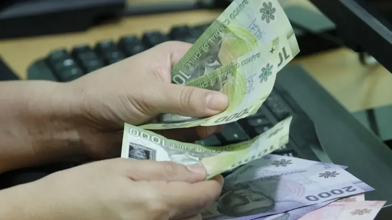 Chile aumenta el sueldo mínimo a $539.000 beneficiando a 900 mil trabajadores