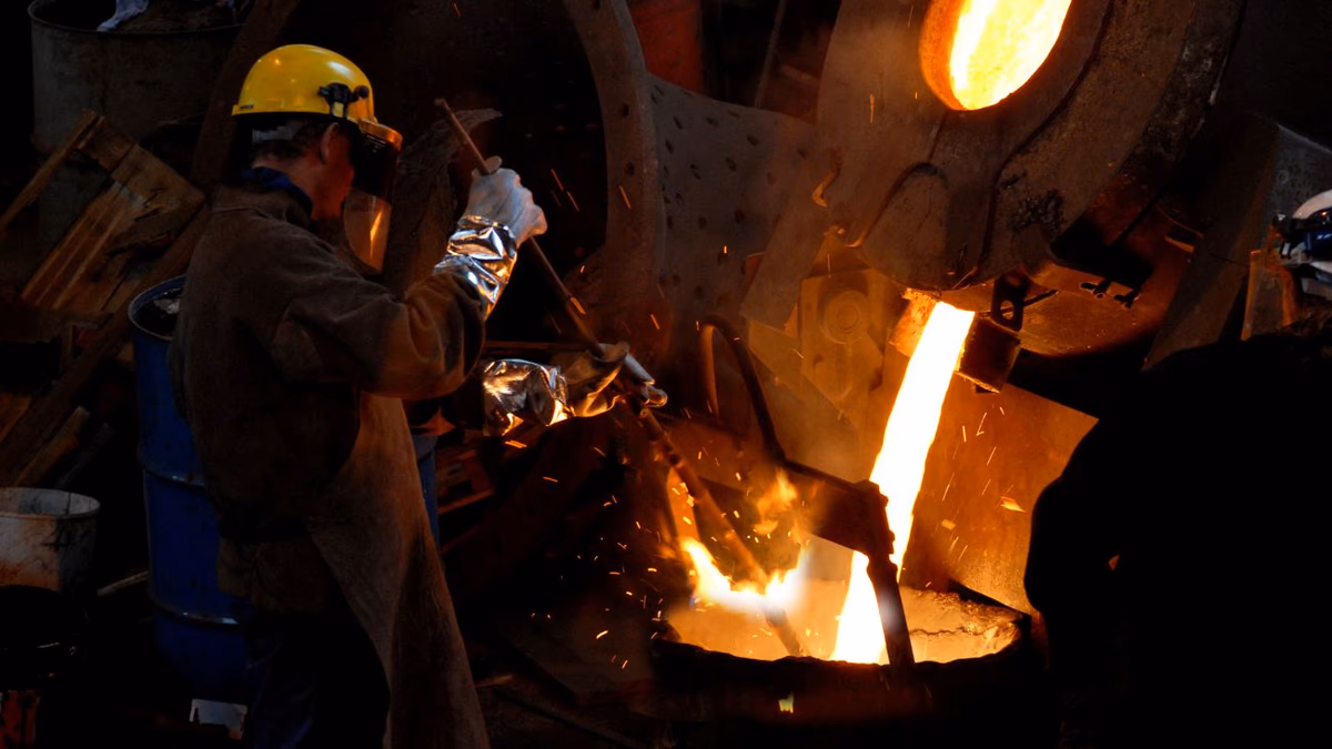 Chile establece récord histórico en producción de cobre con 563,4 mil toneladas en diciembre 2024, impulsando un crecimiento anual del 4,9%