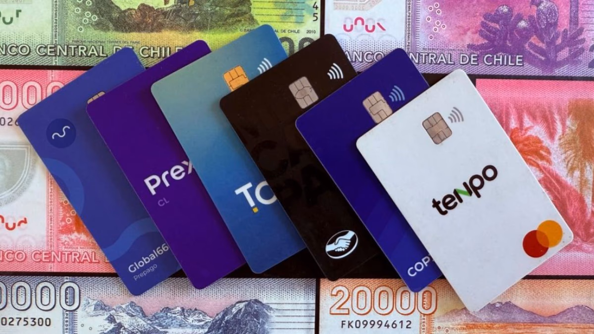 Chile reforma Código Tributario para incluir a emisores de tarjetas de prepago en reportes semestrales, buscando mayor equidad fiscal