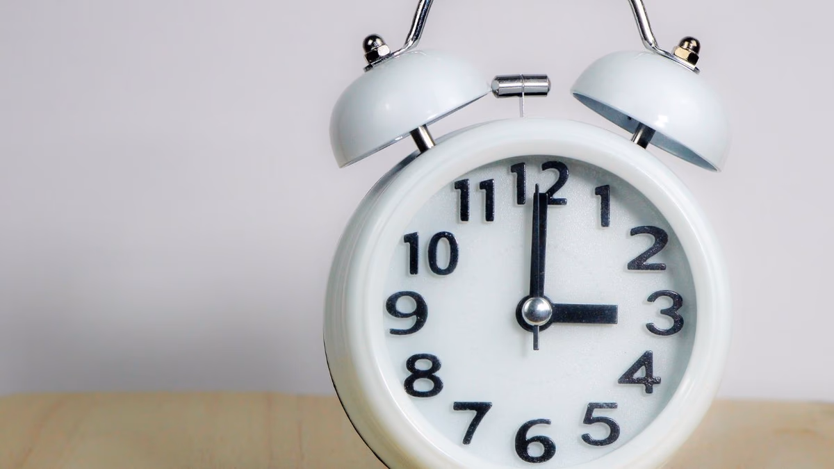 Chile se Prepara para el Cambio al Horario de Invierno el 5 de Abril: Ajusta tus Relojes y Conoce los Detalles