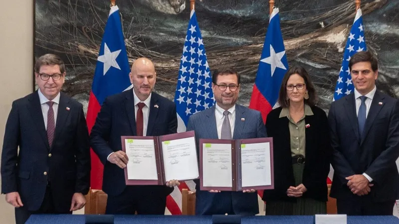 Chile y EE.UU. firman MOU de minerales críticos por cobre y litio: el acuerdo no vinculante que pone a prueba el equilibrio con China