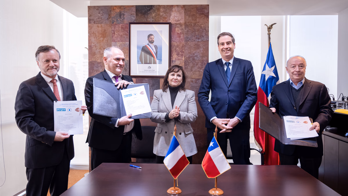 Chile y Francia firman acuerdos para impulsar proyectos entre actores públicos y privados en materia de cobre y litio