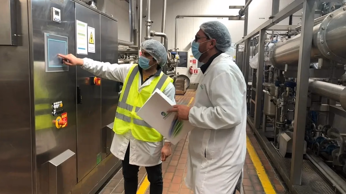 Cinco gremios industriales piden a ministra de Energía acotar el periodo de hora punta para reducir uso de diésel