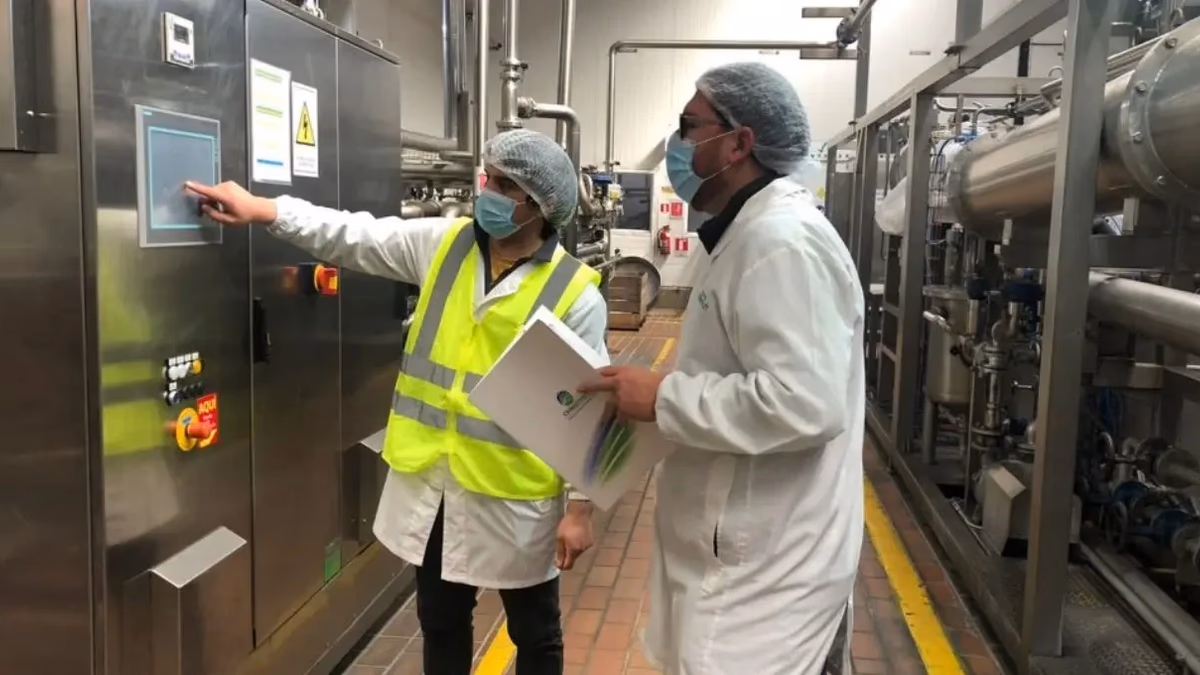 Cinco gremios piden revisar horas punta por costos, emisiones y productividad
