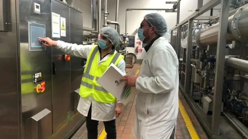 Cinco gremios piden revisar horas punta por costos, emisiones y productividad