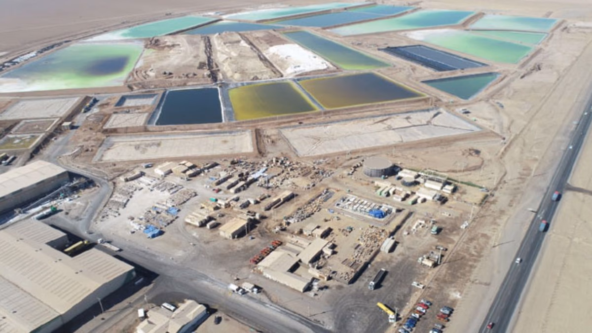 CMF da nuevo portazo a la china Tianqi y rechaza recurso de reposición por acuerdo entre SQM y Codelco
