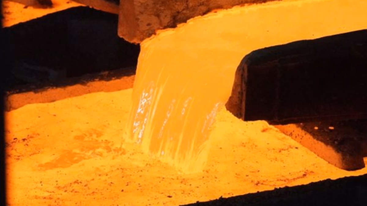 Cobre cae a mínimos de una semana por rebaja de perspectiva a la calificación de crédito de China