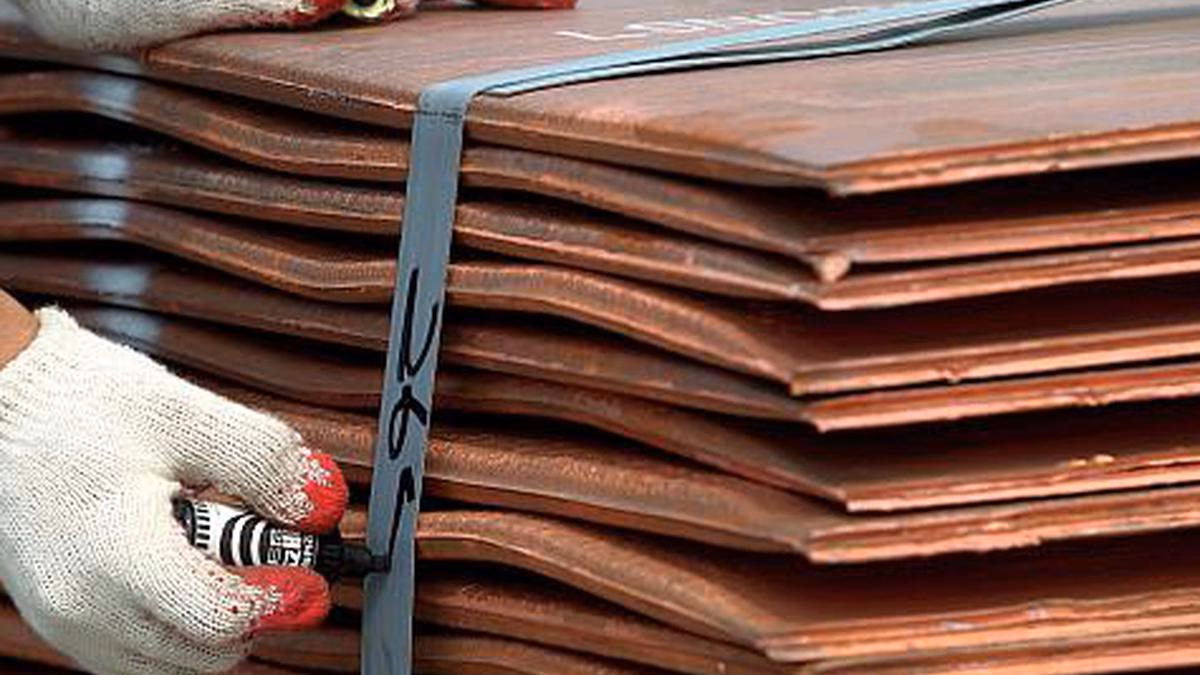 Cobre opera estable por esperanza de aumento de la demanda china