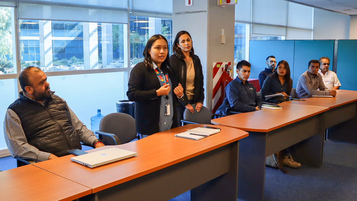 Codelco continúa capacitando a emprendedores/as locales para incorporarlos a su red de proveedores