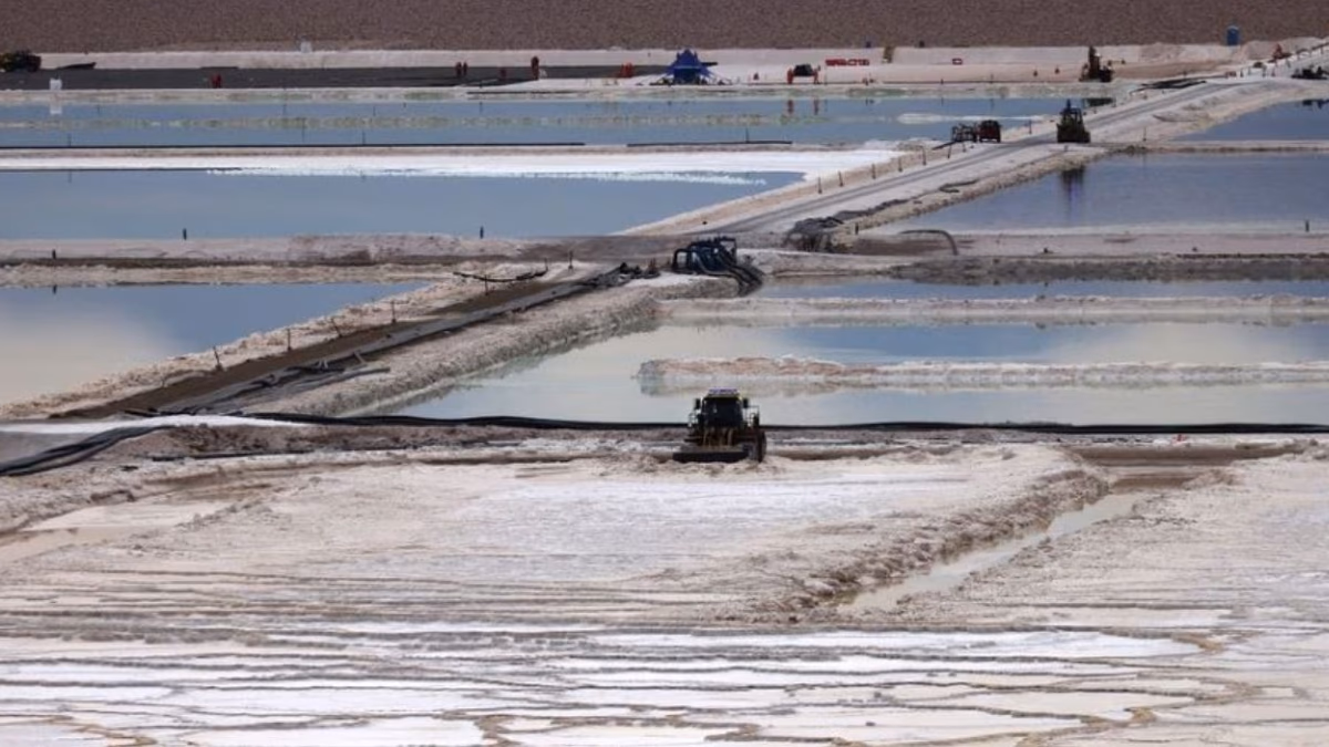 Codelco debe reactivar la industria del Litio, mientras impulsa la producción del cobre