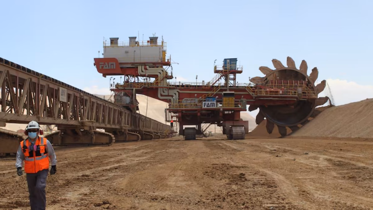 Codelco frena caída de la producción en el tercer trimestre y eleva utilidades por alza del precio del cobre