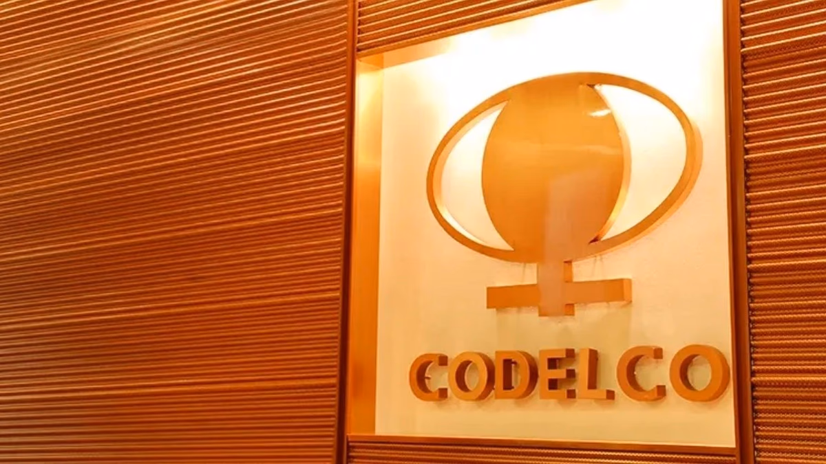 Codelco Revisa Operaciones Gaby y Potrerillos en un Contexto Económico Difícil