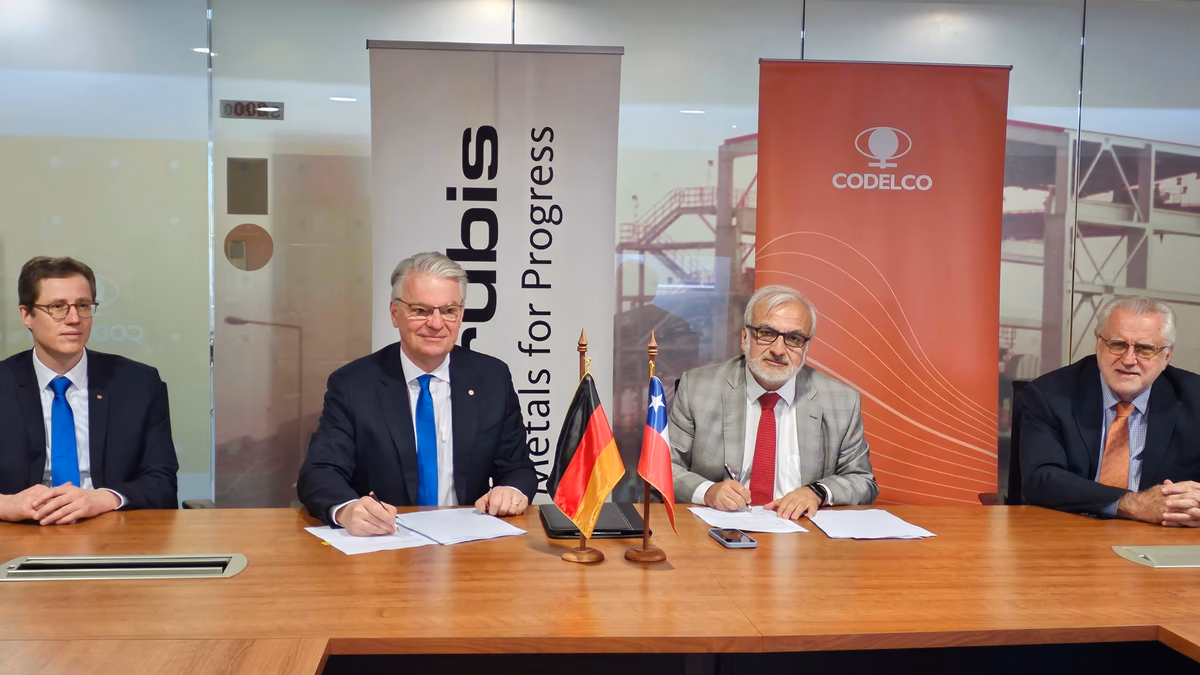 Codelco y Aurubis firman acuerdo para impulsar la innovación y sustentabilidad en la industria del cobre