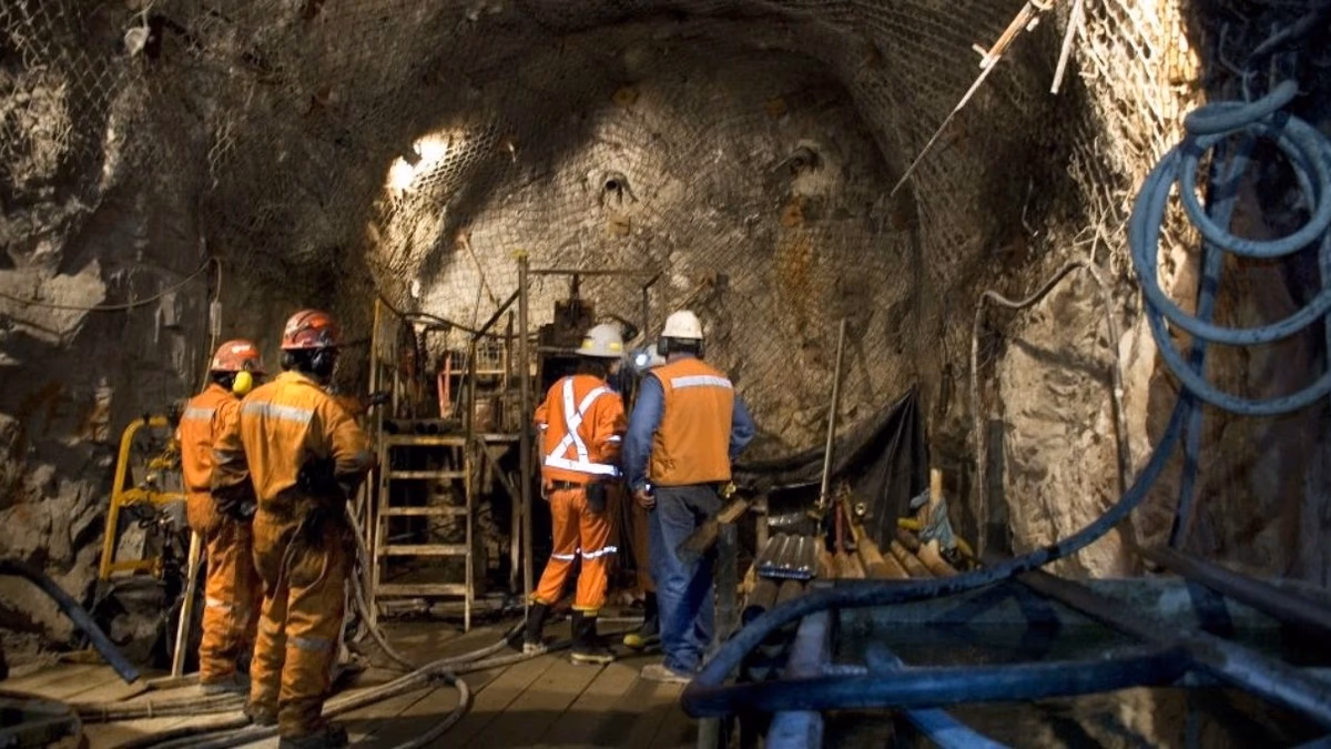 Codelco y la Western Australia School of Mines sellan acuerdo para impulsar investigación en minería subterránea profunda