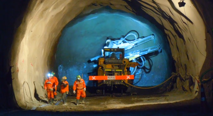 Codelco y Rio Tinto firman acuerdo de innovación para impulsar la próxima generación de proyectos de minería subterránea
